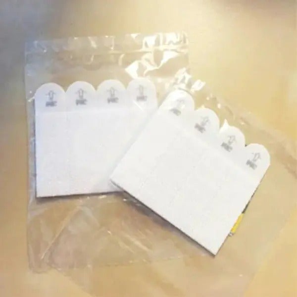 <strong>Command Strips (2 sets of 4)</strong><br>• Great for larger sizes!